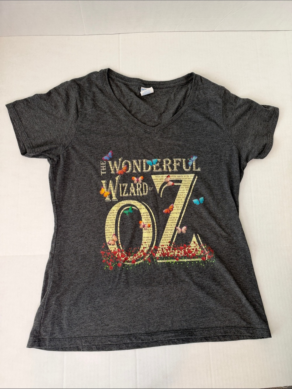 Dark Gray "The Wonderful Wizard of Oz" Graphic V-Neck Tee